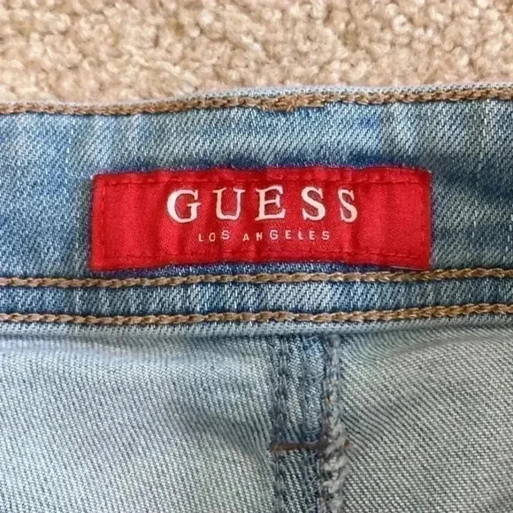 Guess light wash high rise stretchy denim shorts in size 25 - Picture 4 of 5